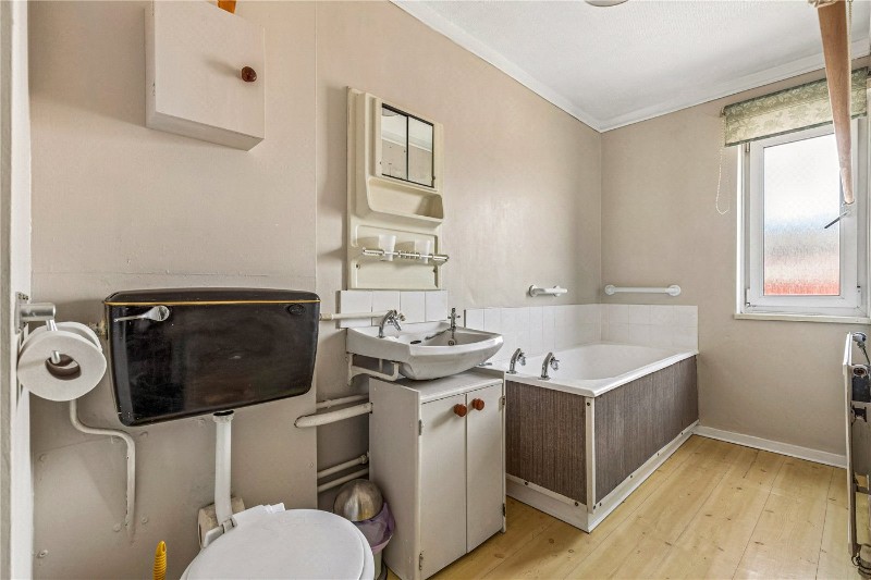 Tresham Walk, London, E9
