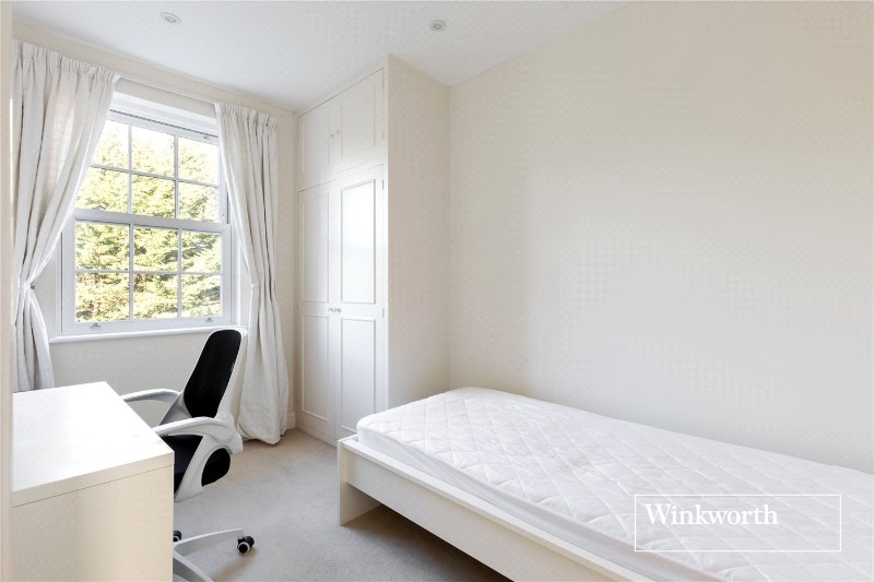 Charnwood Place, Whetstone, London, N20