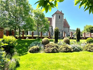 Buttercup Close, Salisbury, Wiltshire, SP2