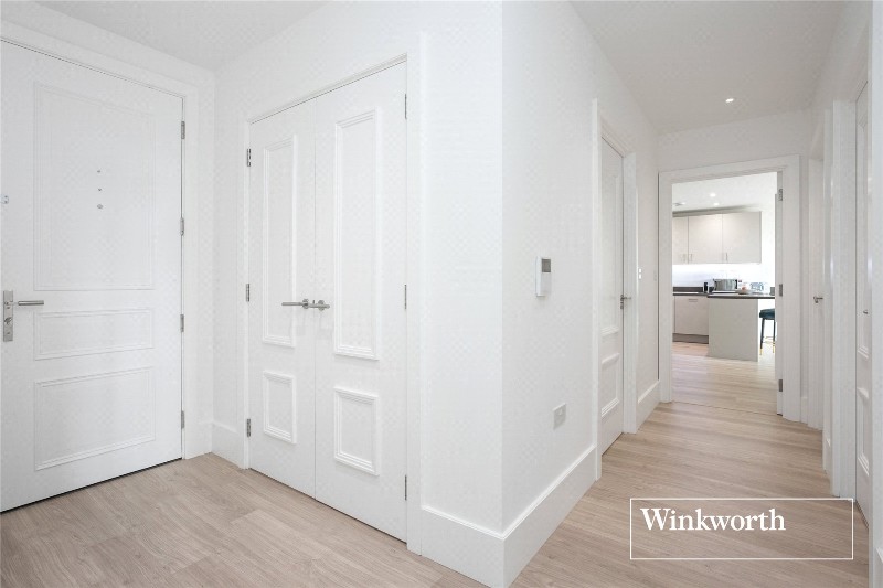 Chaplin Drive, Trent Park, Cockfosters, EN4