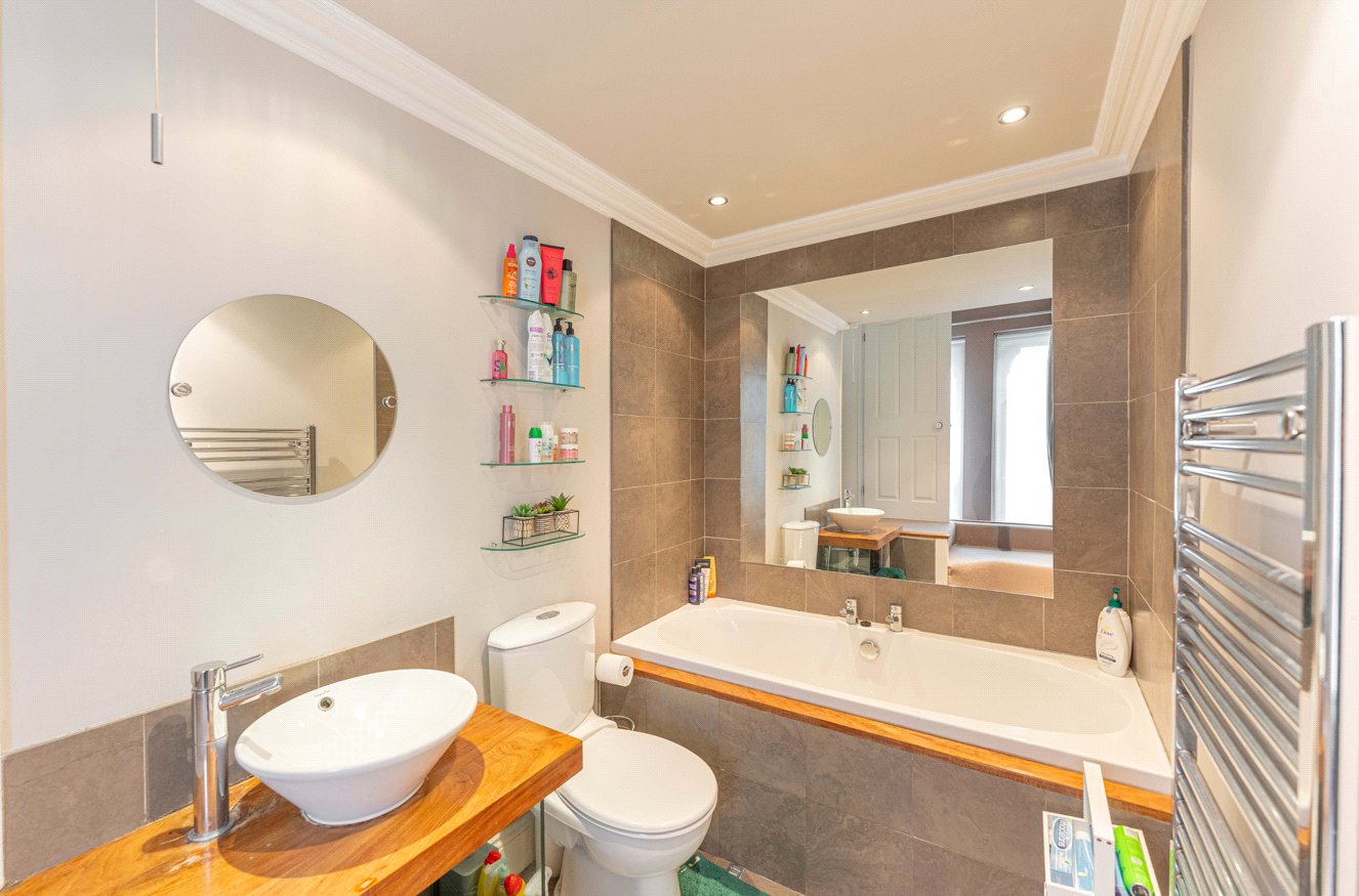 En-Suite Bathroom