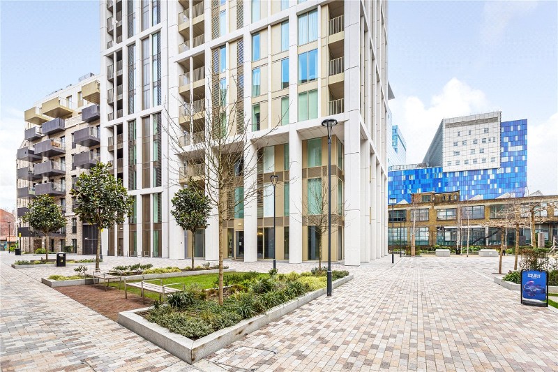 Cendal Crescent, London, E1