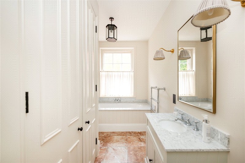 Cheyne Court, London, SW3