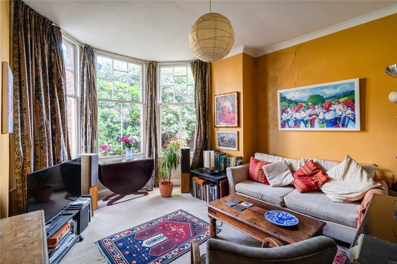 Thornton Avenue, London, SW2