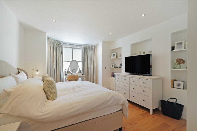 Ferme Park Road, London, N8