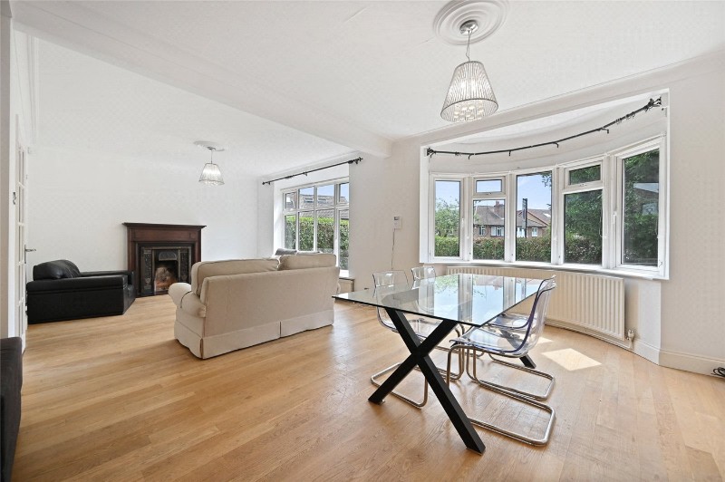 St. Dunstans Gardens, London, W3