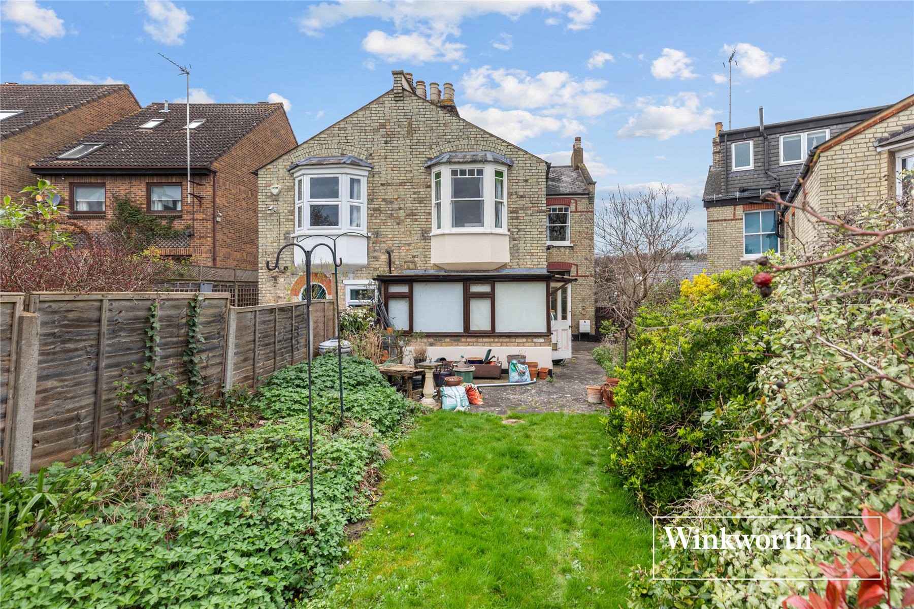 4 bedroom property for sale in Potters Road, New EN5 (Ref BNT240060) £800,000