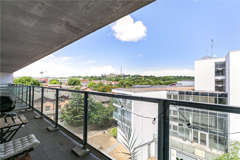 Chadwell Lane, London, N8
