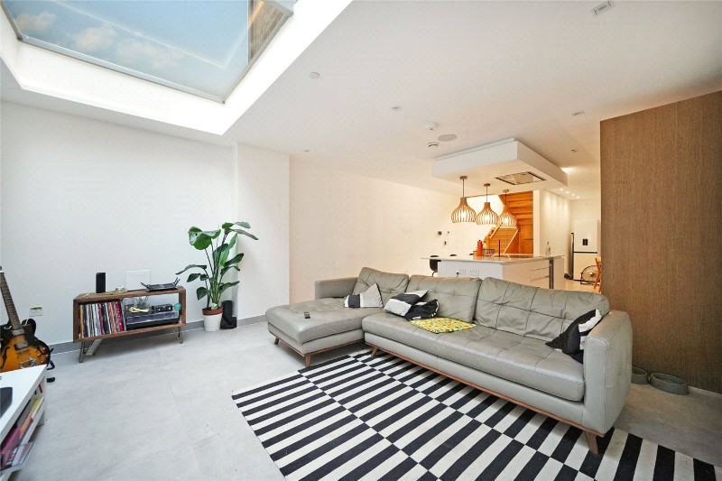 College Yard, London, NW5