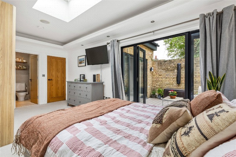 Trinity Road, London, SW17