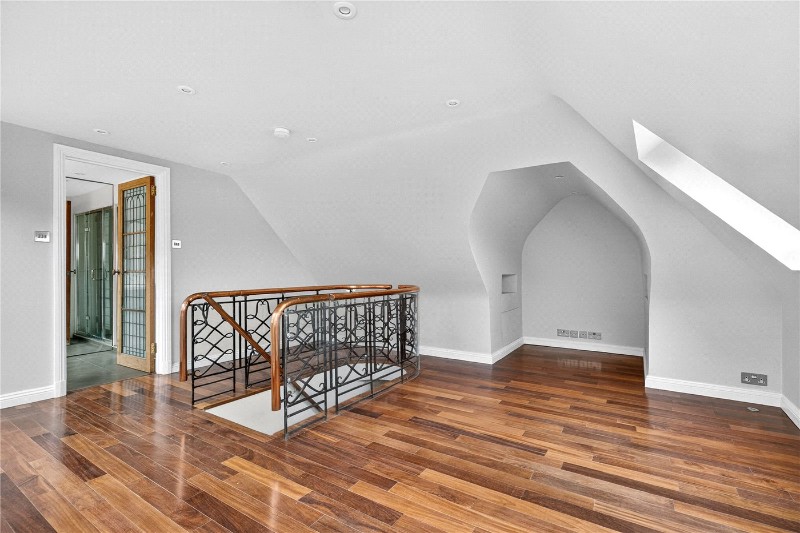 Russell Road, Shepperton, Surrey, TW17