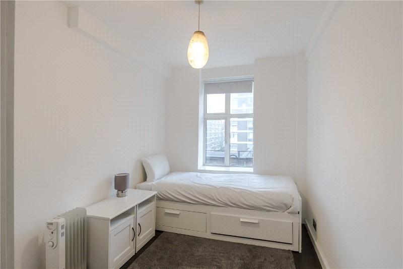 Edgware Road, Nr. Marble Arch, W2