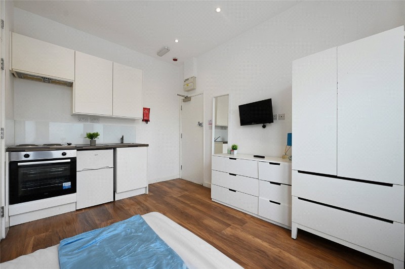 Bloemfontein Road, London, W12