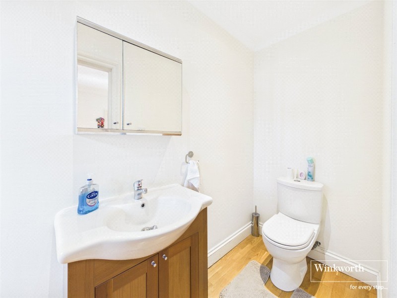 Wolmer Gardens, Edgware, HA8