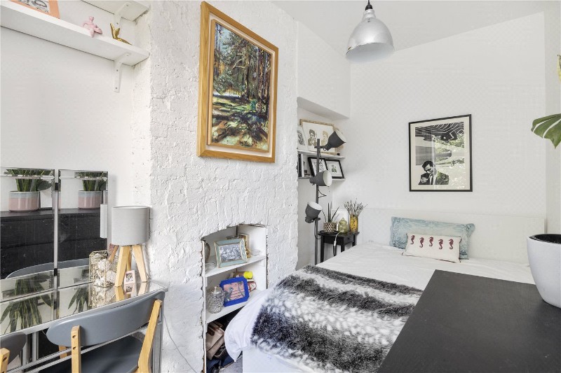 Kempshott Road, London, SW16