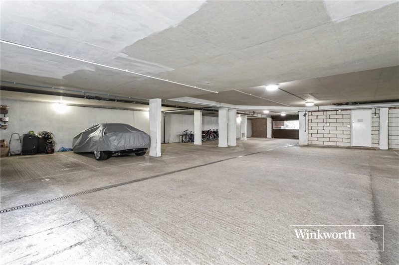 Hendon Lane, Finchley, London, N3