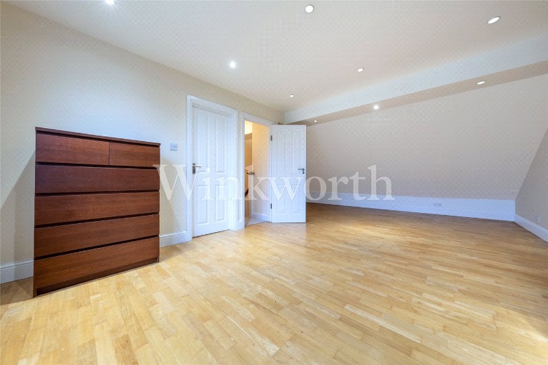 Alyth Gardens, London, NW11