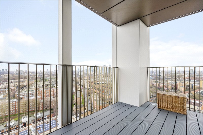 Cendal Crescent, London, E1