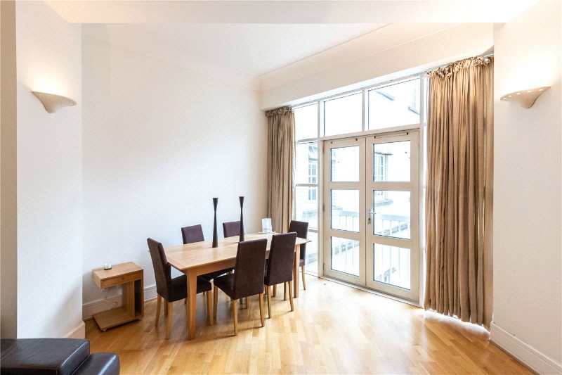 Rosebery Avenue, London, EC1R