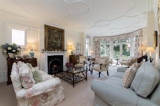 Howards Lane, London, SW15
