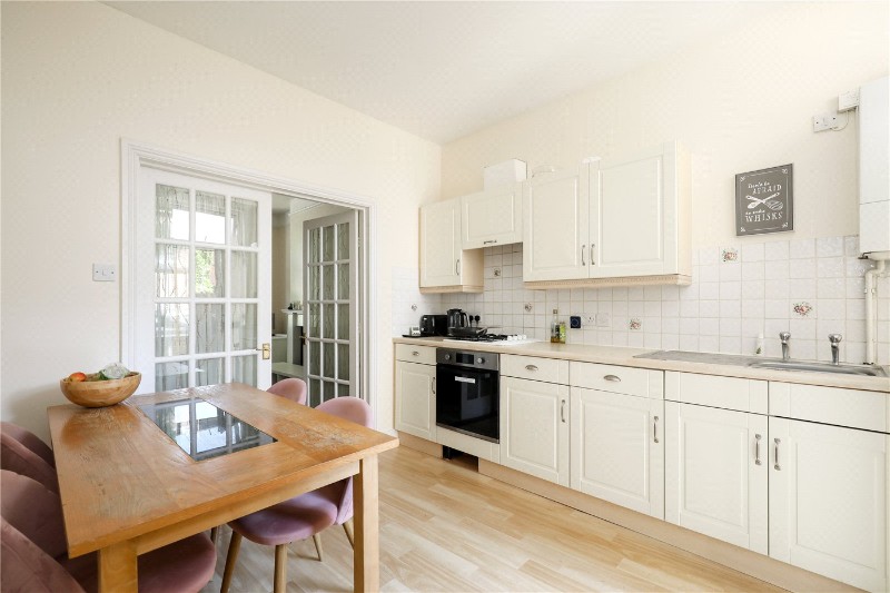 Julian Avenue, London, W3