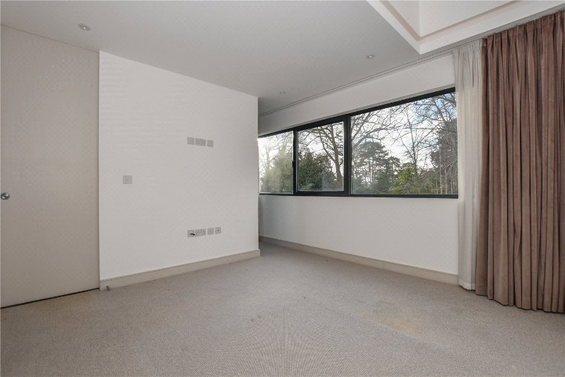 New Wokingham Road, Crowthorne, Berkshire, RG45
