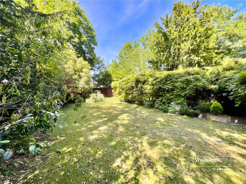 Rothesay Drive, Highcliffe, Christchurch, Dorset, BH23