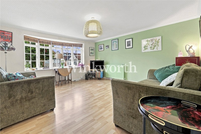 Hoppers Road, London, N21