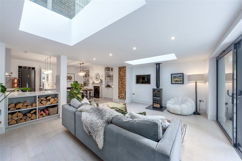 Randolph Avenue, London, W9