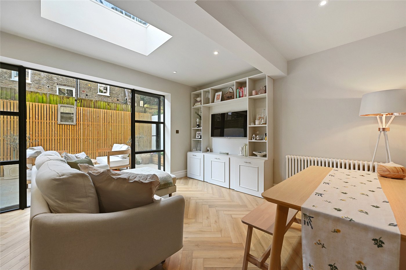 Stowe Road, London, W12