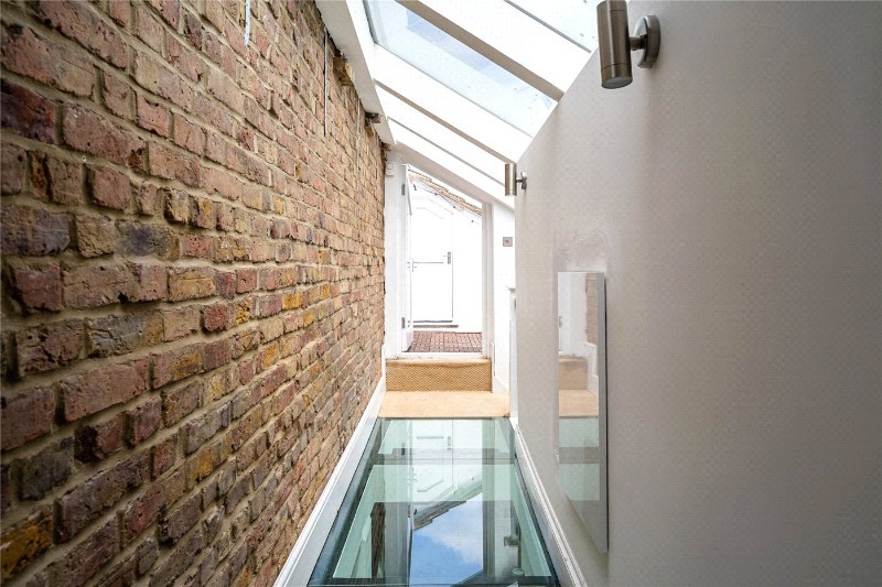 Sternhold Avenue, London, SW2