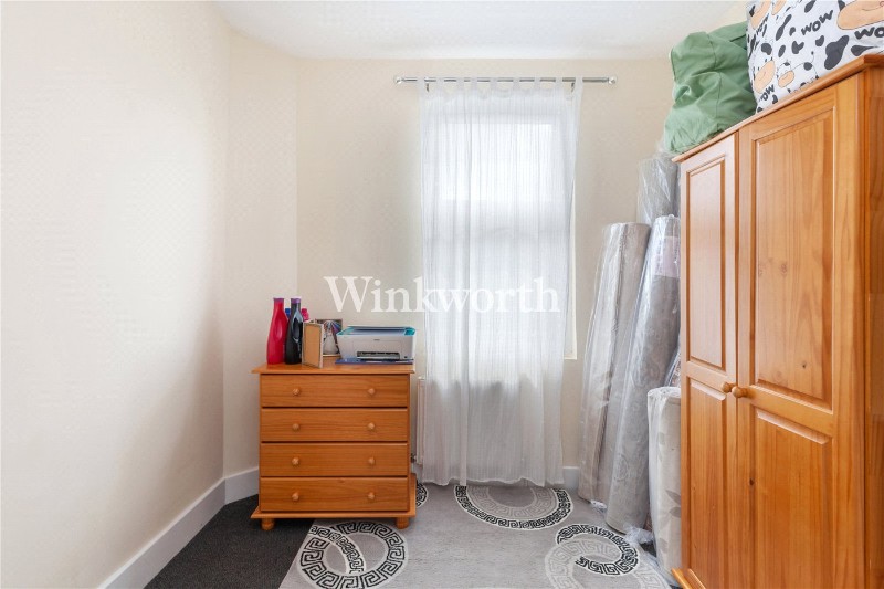 Station Crescent, London, N15