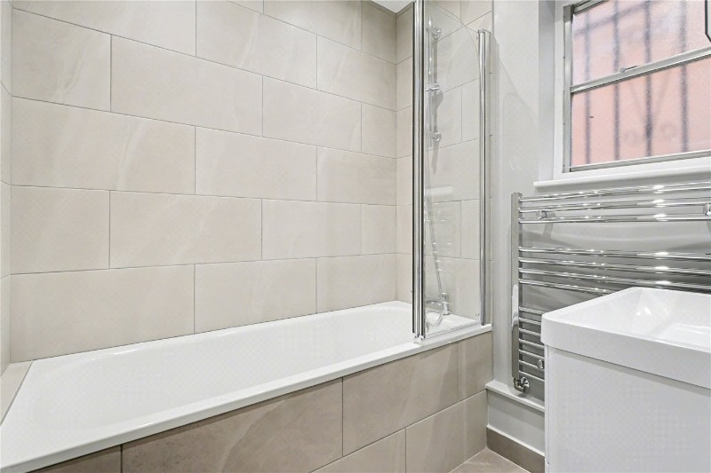 Aldeburgh Close, London, E5