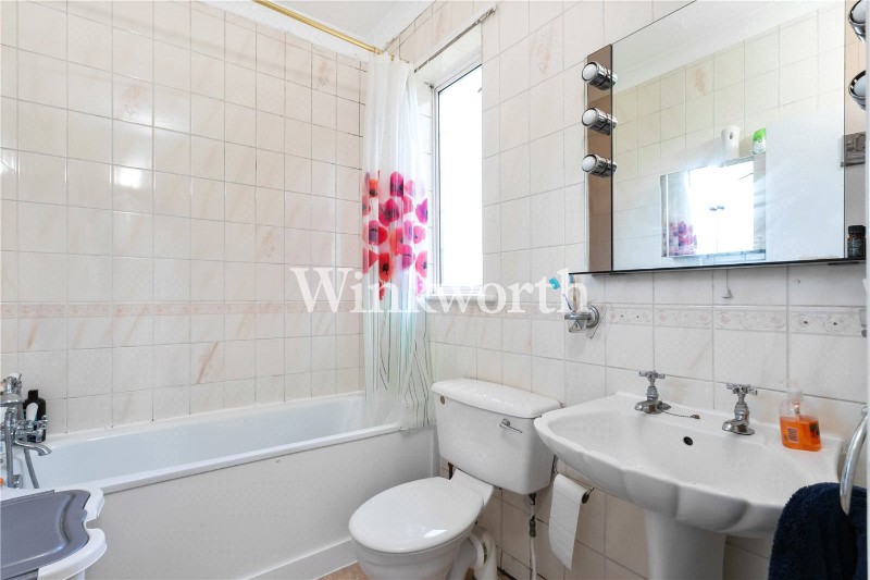 Powys Lane, London, N14