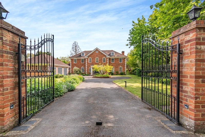 Fir Tree Avenue, Stoke Poges, Buckinghamshire, SL2