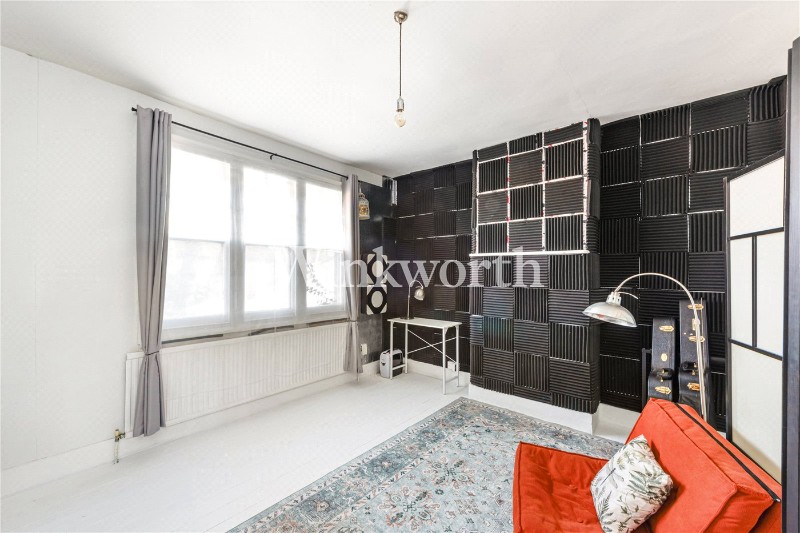 Awlfield Avenue, London, N17