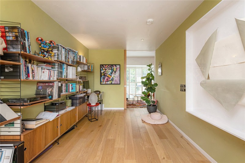 Pangbourne Avenue, London, W10