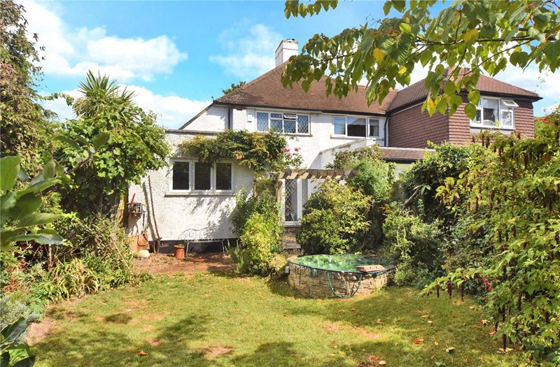 Oaks Avenue, Worcester Park, KT4