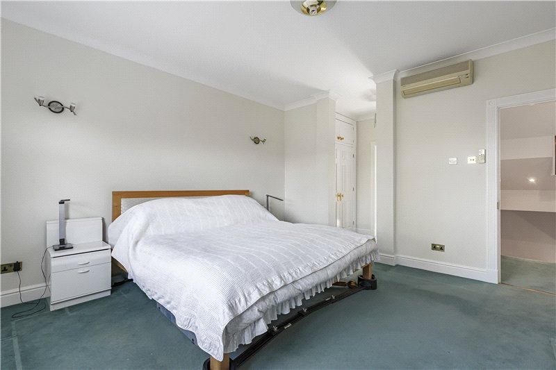 Devereux Lane, Barnes, London, SW13