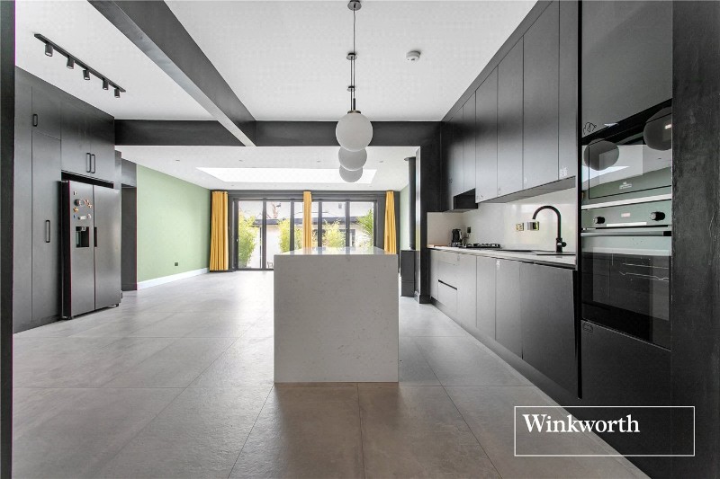 Claigmar Gardens, Finchley, London, N3