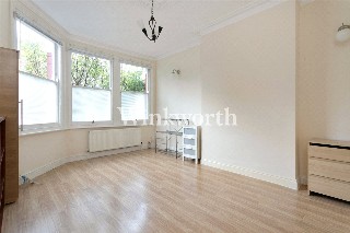 Kirkstall Avenue, London, N17