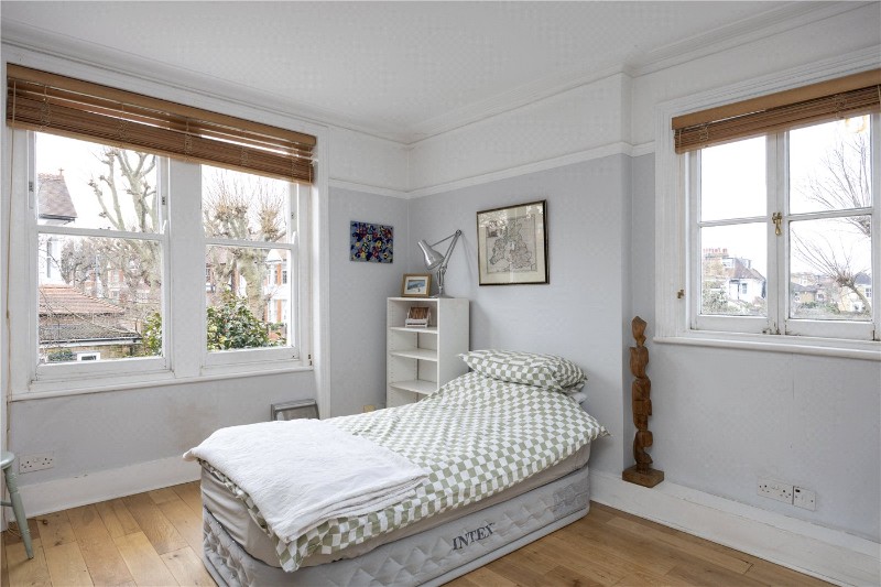 Howards Lane, London, SW15