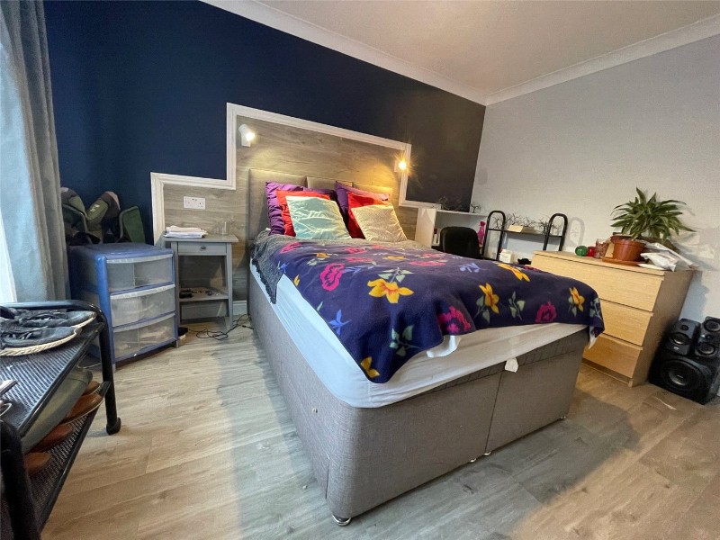 Roman Way, Farnham, GU9