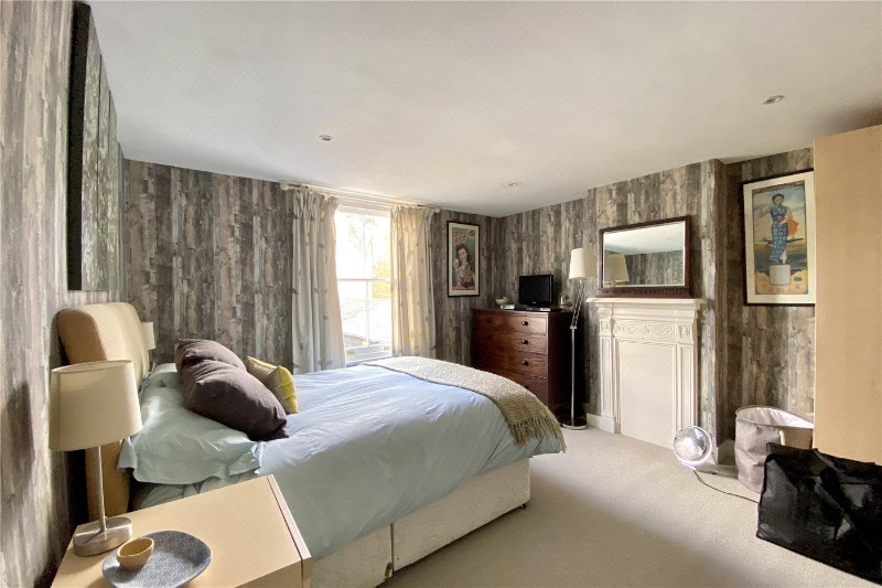 Mayflower Way, Farnham Common, SL2