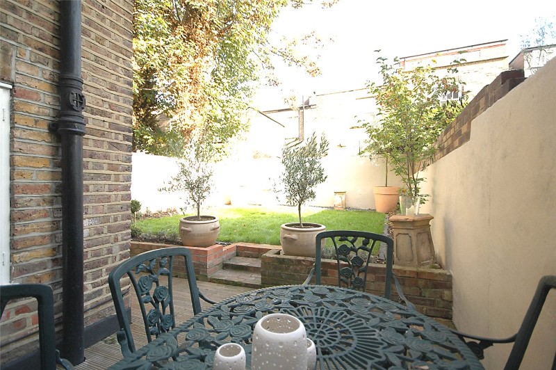 Devonport Road, London, W12