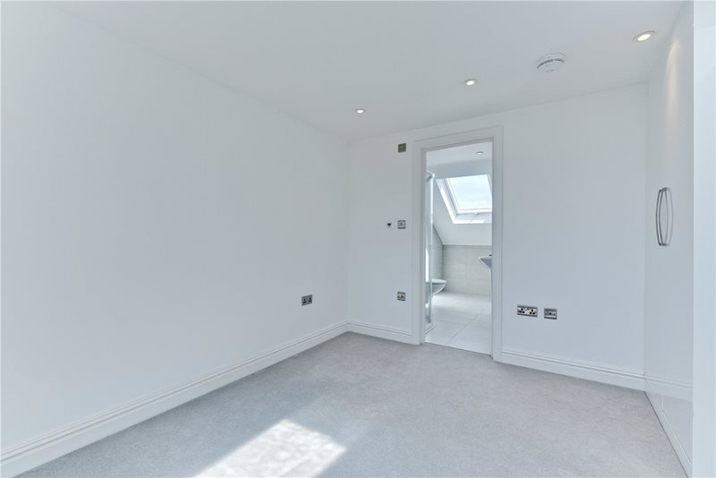 Elmgrove Road, Weybridge, Surrey, KT13