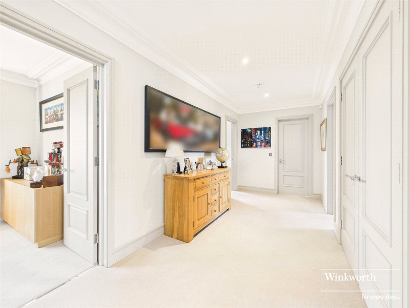 Sheffield Close, Pangbourne, Reading, Berkshire, RG8