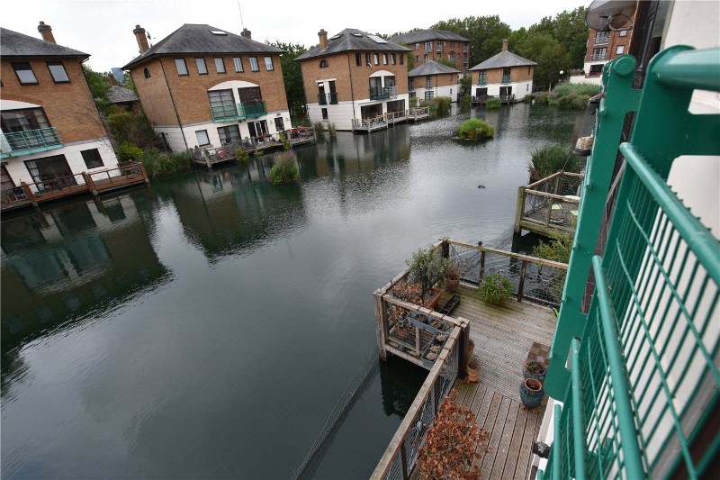 Plover Way, London, SE16