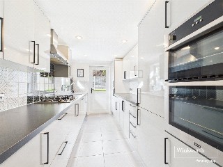 Narromine Drive, Calcot, Reading, Berkshire, RG31