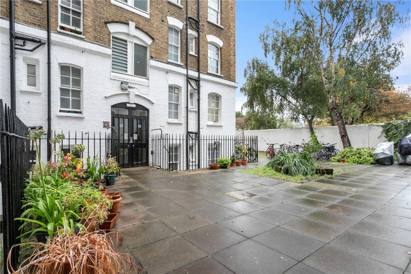 Enfield Cloisters, Fanshaw Street, London, N1